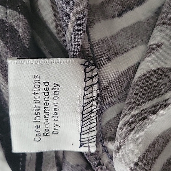 BYTAVI Animal Print Skirt Size Small - Picture 5 of 7